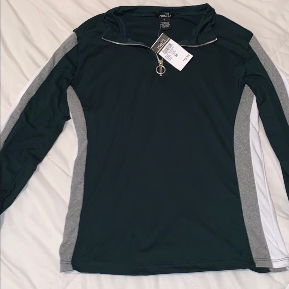 Rue21 long sleeve turtleneck circle zipper